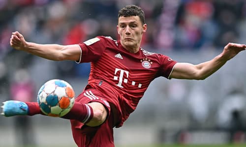 Benjamin Pavard in action for Bayern Munich.