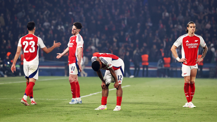 Arsenal players dejected after PSG loss in the Champions League semi-final, 2024/25