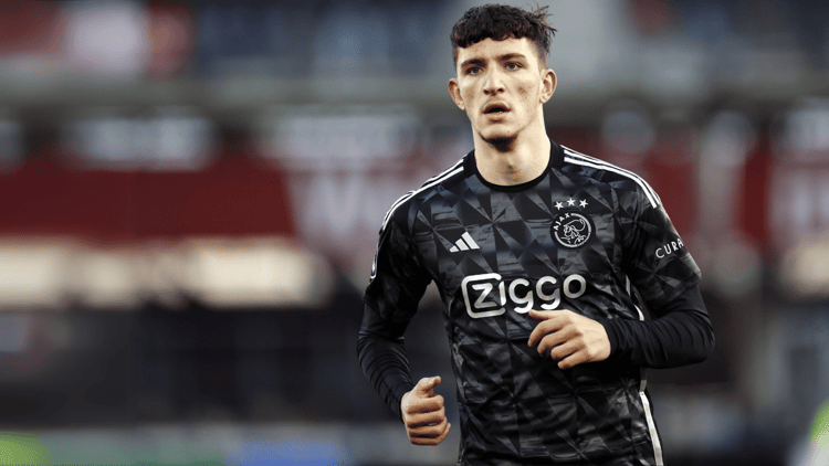 Ahmetcan Kaplan was een van de spelers van Ajax die op eigen gelegenheid kwam trainen vrijdag.