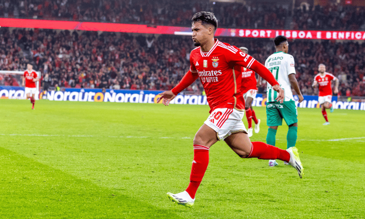 Marcos Leonardo na een doelpunt namens Benfica.
