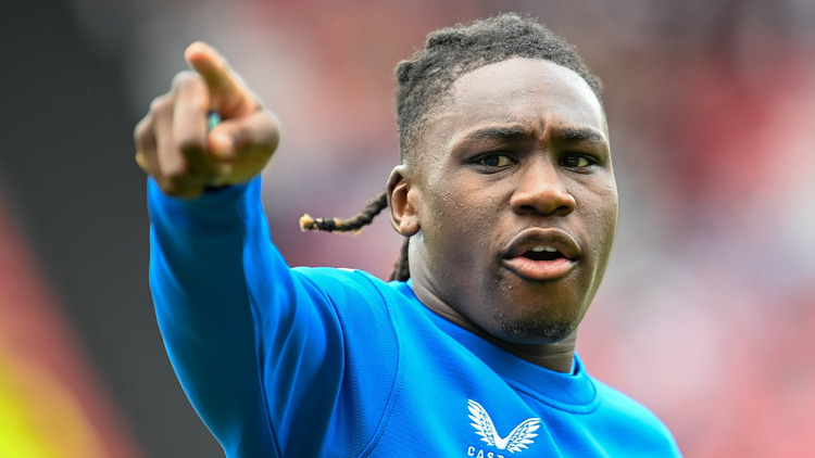 Calvin Bassey is geboren in Italië, opgegroeid in Engeland en is international van Nigeria.