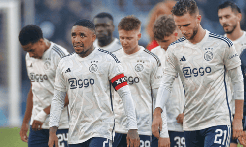Ajax, Steven Bergwijn en Branco van den Boomen na de nederlaag tegen PSV