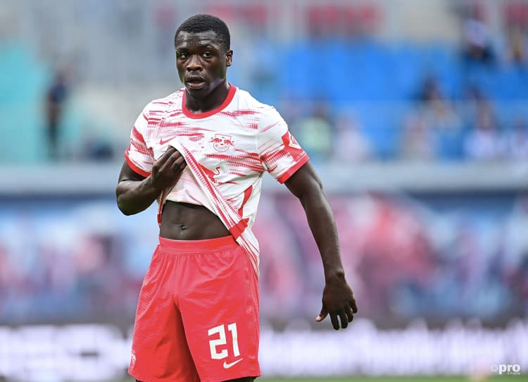 Brobbey is set to snub Man Utd