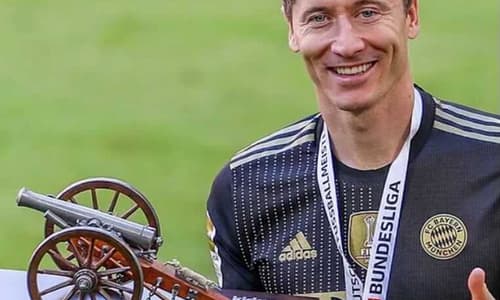 Robert Lewndowski, Germany's Footballer of the Year 2021