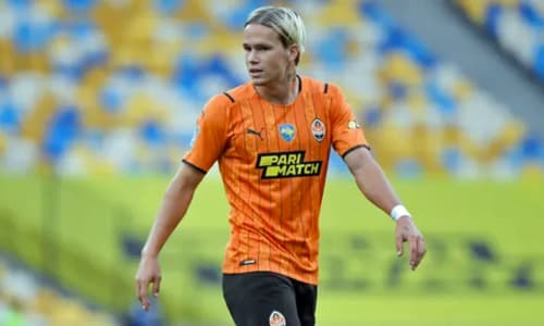 Mykhaylo Mudryk in action for Shakhtar Donetsk.