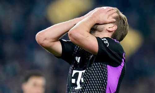 Harry Kane misses a chance for Bayern against Lazio in the Champions League, 2023/24
