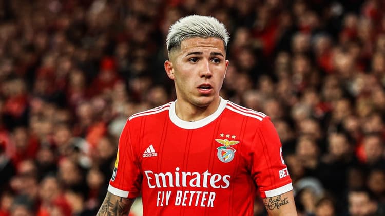 Enzo Fernández streek in de zomer van 2022 neer bij Benfica, waar hij slechts een half seizoen speelde.