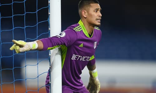 PSG star drops hint over permanent Premier League move