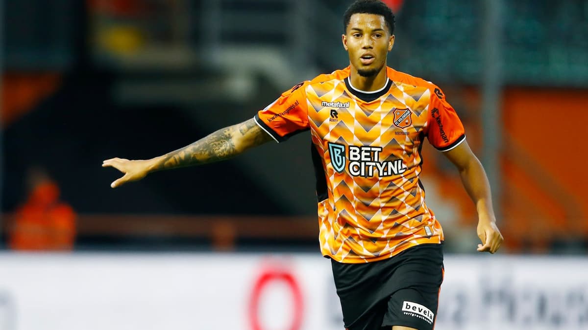 Xavier Mbuyamba tijdens de wedstrijd FC Volendam - Go Ahead Eagles