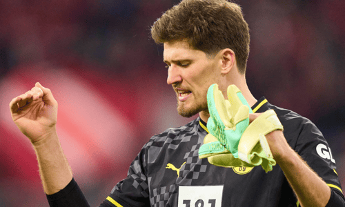 Borussia Dortmund goalkeeper Gregor Kobel