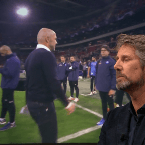 Van der Sar verklaart waarom Schreuder direct na de wedstrijd ontslagen werd