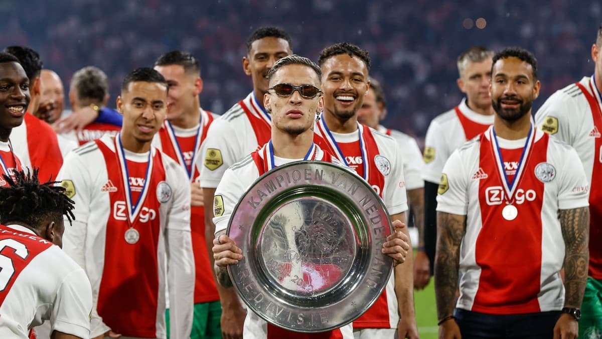 Antony, Ajax, 2021/22
