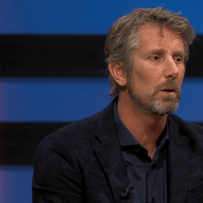 Van der Sar erkent grote fout bij veelbesproken transfer van Ajax