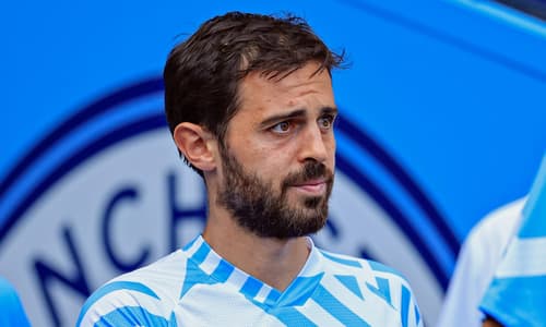 Bernardo Silva playing for Manchester City.