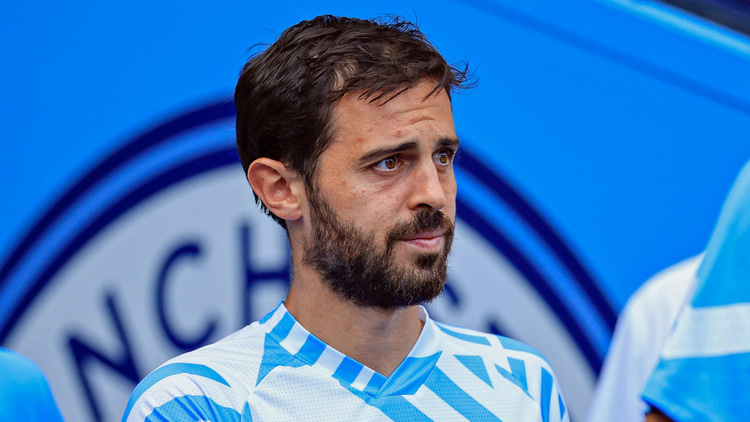 Bernardo Silva playing for Manchester City.