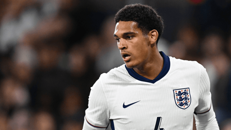 Jarrel Quansah als Engels jeugdinternational. 