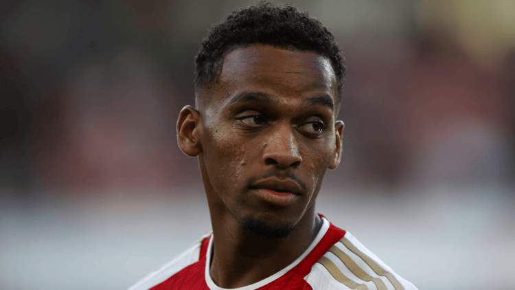 Jurriën Timber in het shirt van Arsenal