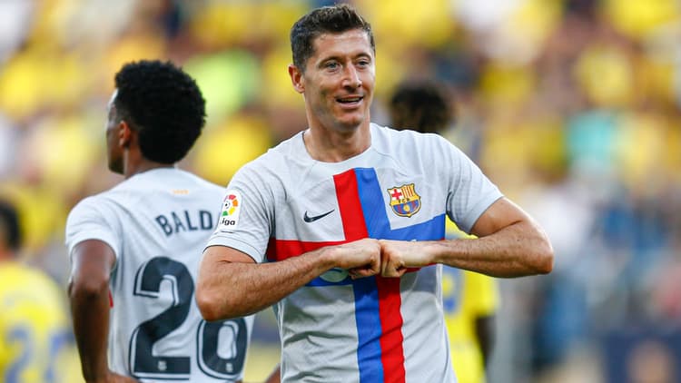 Robert Lewandowski celebrates scoring for Barcelona at Cadiz