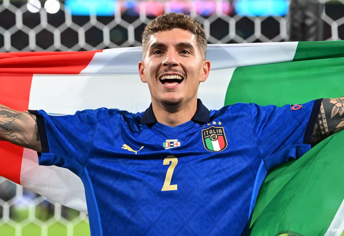 Giovanni Di Lorenzo linked with Man Utd