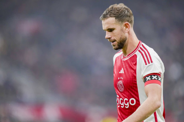 Jordan Henderson in het shirt van Ajax.