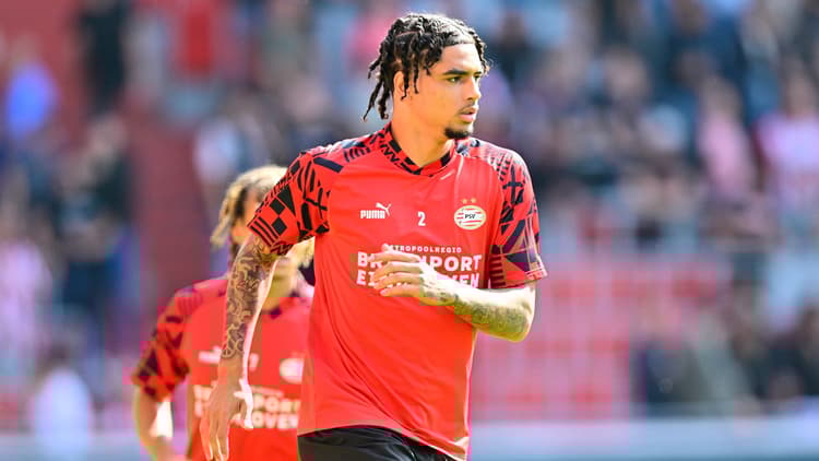 Ki-Jana Hoever kwam uiteindelijk zeven keer voor PSV in actie.