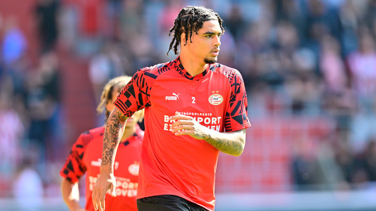 Ki-Jana Hoever kwam uiteindelijk zeven keer voor PSV in actie.