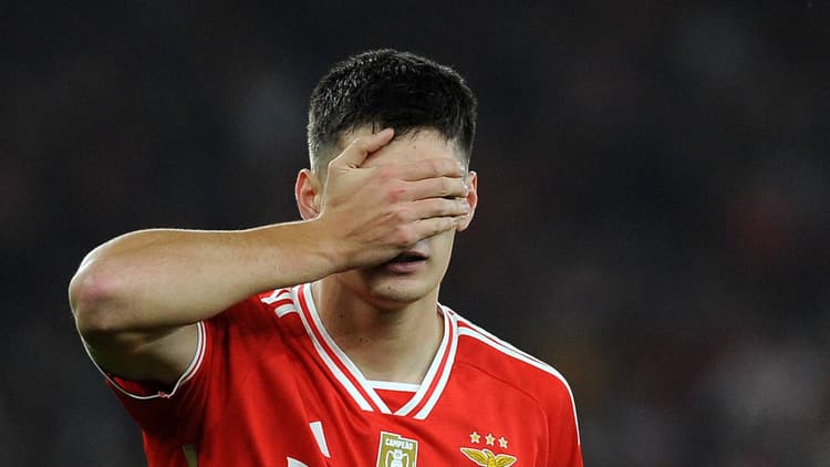 Antonio Silva celebrates a goal