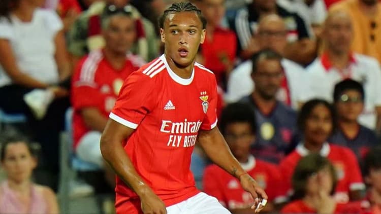 Diego Moreira playing for Benfica