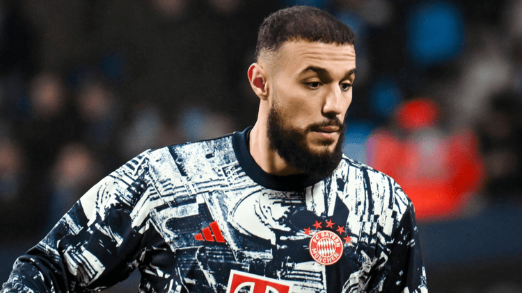 Mazraoui is close to a switch to Man Utd
