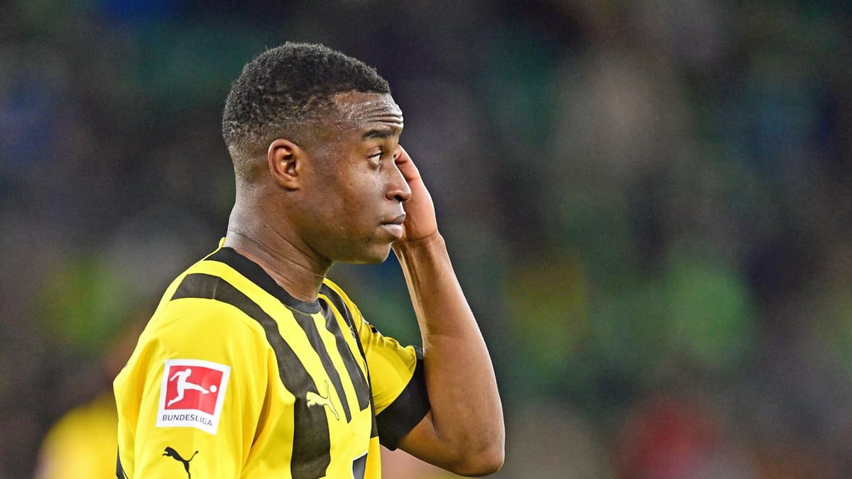 Youssoufa Moukoko playing for Borussia Dortmund.