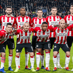 Ajax verrast en zet voormalig PSV'er op de verlanglijst