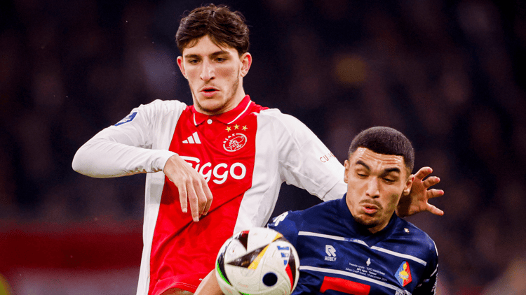 Ahmetcan Kaplan ligt nog tot medio 2027 vast bij Ajax.