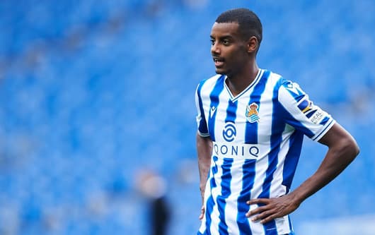 Would Alexander Isak be an ideal signing for Barcelona?