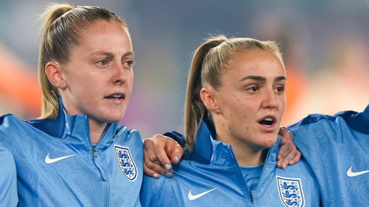 Keira Walsh (left) and Georgia Stanway (right)