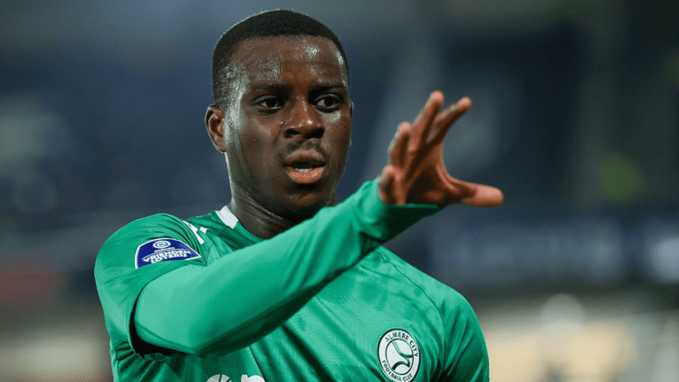 Yoann Cathline staat nog tot medio 2027 onder contract bij FC Lorient.