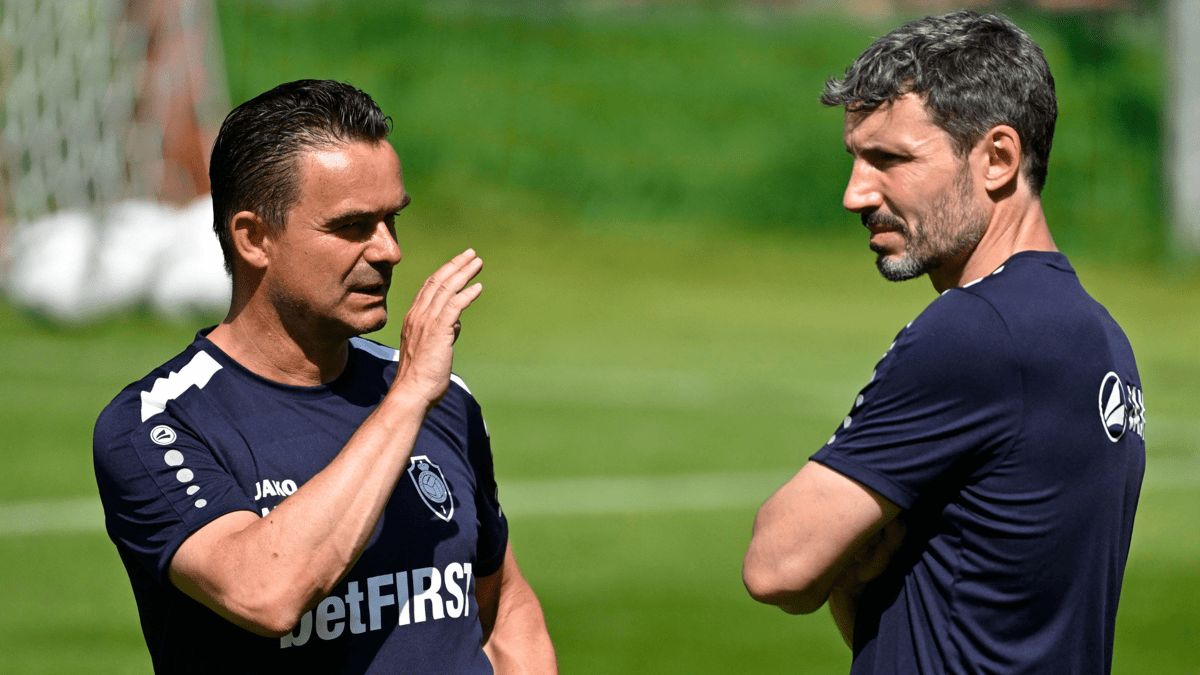 Marc Overmars, Mark van Bommel, Royal Antwerp FC