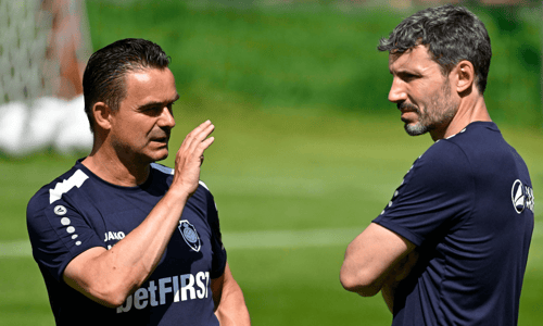 Marc Overmars, Mark van Bommel, Royal Antwerp FC