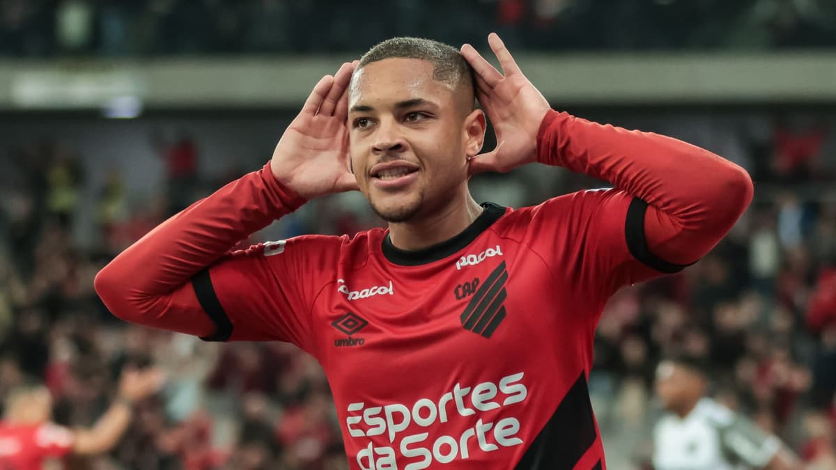 Vitor Roque of Athletico Paranaense will sign for Barcelona