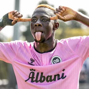 Feyenoord verrast en sluit deal met Newcastle United: ‘Het is een eer’