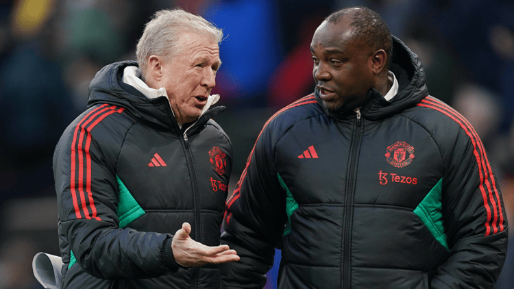 Benni McCarthy samen met Steve McClaren.