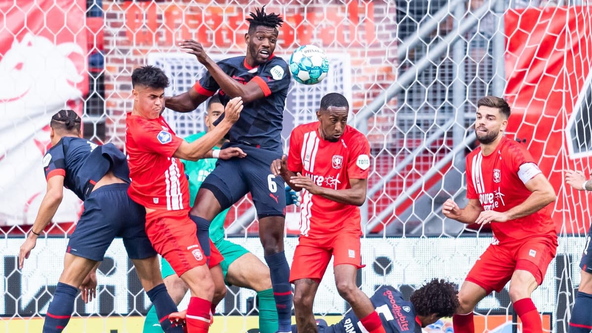 Joshua Brenet, FC Twente, 2022/23