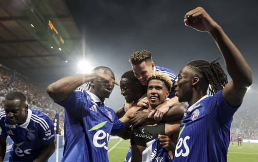 Andrey Santos celebrates scoring the winning goal against Metz for Strasbourg