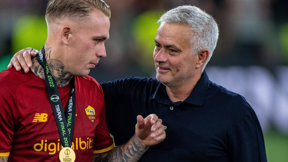 Jose Mourinho celebrates winning the Conference League with Roma