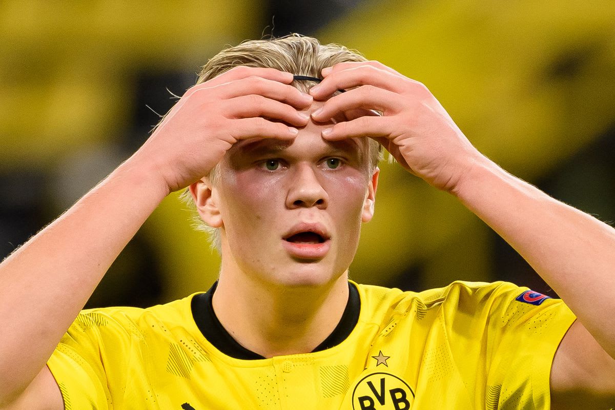 Erling Haaland’s agent and father pictured in Barcelona for transfer talks