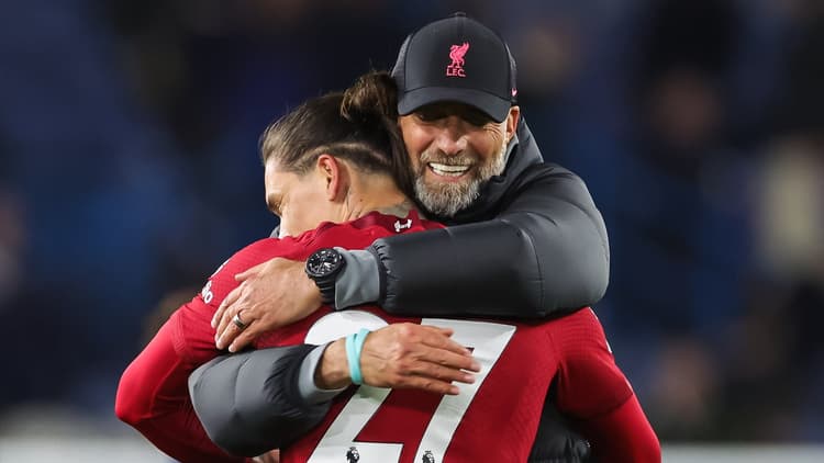 Darwin Nunez celebrates with Jurgen Klopp