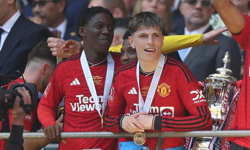 Kobbie Mainoo and Alejandro Garnacho celebrate Man Utd's 2023/24 FA Cup win