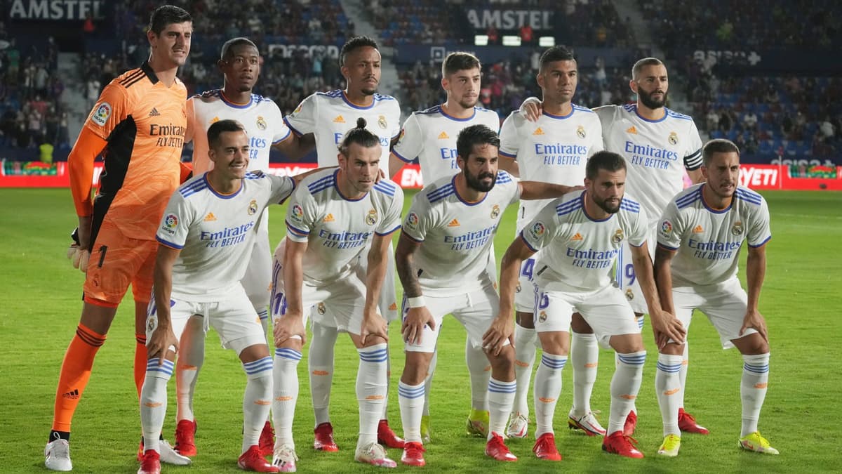 Real Madrid, Team Photo Real Madrid, 2021/22