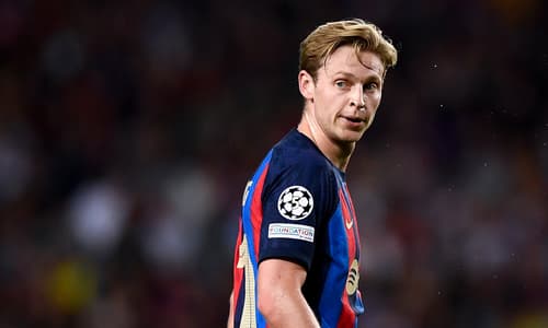 Frenkie de Jong in action for Barcelona.