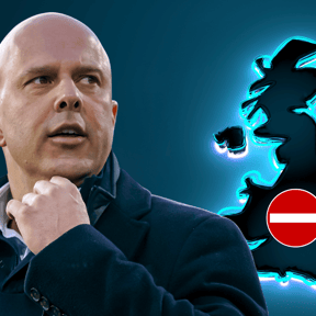 Arne Slot grijpt naast topbaan in Premier League