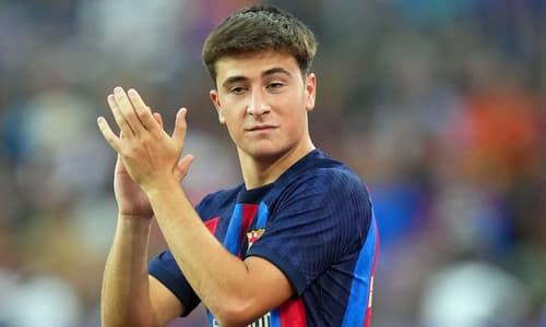 Pablo Torre in action for Barcelona.